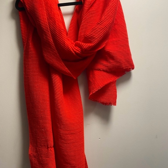 84 Long Red Ribbed Scarf - Picture 3 of 16